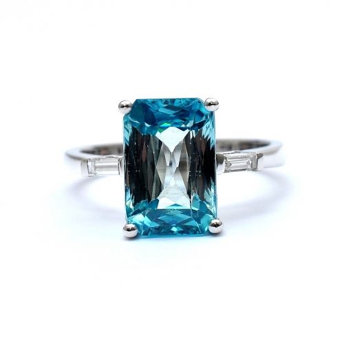 White gold ring with diamonds 0.13 ct and blue topaz 5.04 ct