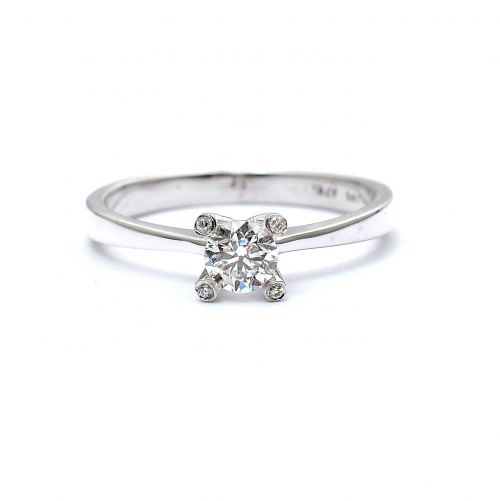 White gold engagement ring with diamonds 0.31 ct