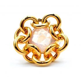 Yellow gold ring with pink quartz