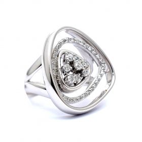 White gold ring with diamonds 0.55 ct